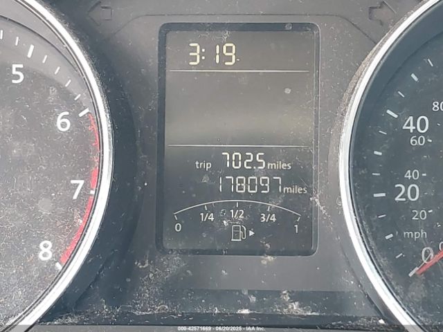 3VW2B7AJ6HM327219 Volkswagen 1.4 tsi