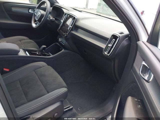 2022 VOLVO XC40 RECHARGE PURE ELECTRIC YV4ED3UR9N2713525 Photo 4