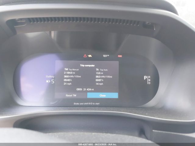 2022 VOLVO XC40 RECHARGE PURE ELECTRIC YV4ED3UR9N2713525 Photo 6