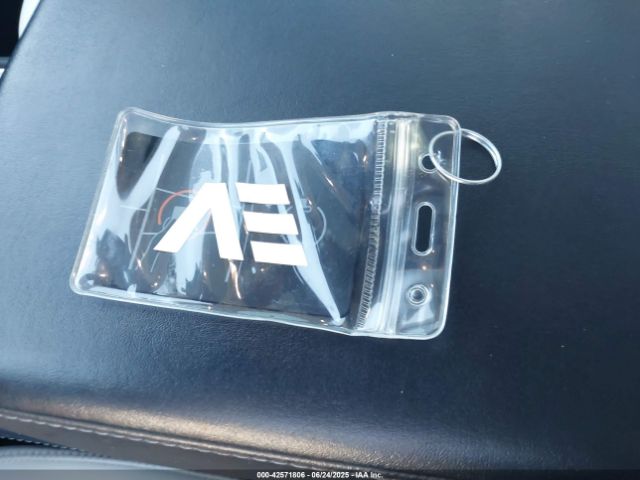 2021 TESLA MODEL Y 5YJYGDEF0MF137224 Photo 10
