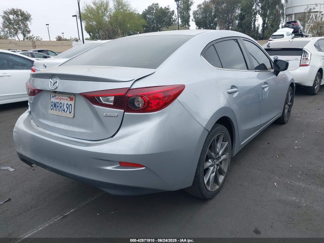 3MZBN1V32JM201221 Mazda py