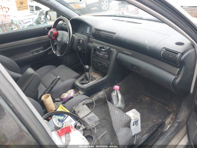1999 AUDI A4 WAUGB28D3XA309541 Photo 4