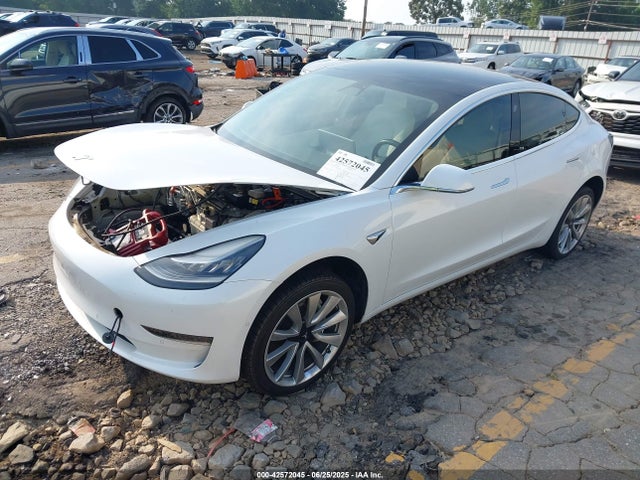 5YJ3E1EA4KF444945 Tesla 2019