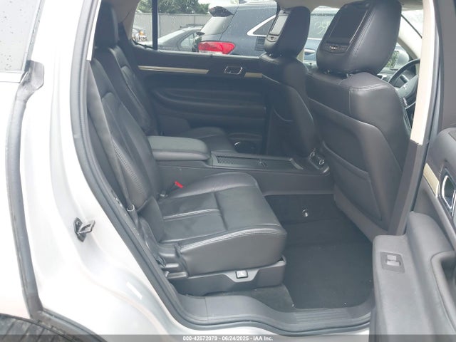 Lincoln MKT 2016 2LMHJ5AT3GBL01960 Image 8