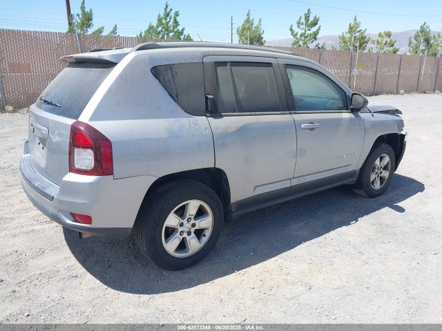 Jeep 2016 2016 1C4NJCBB2GD577084 Image 4