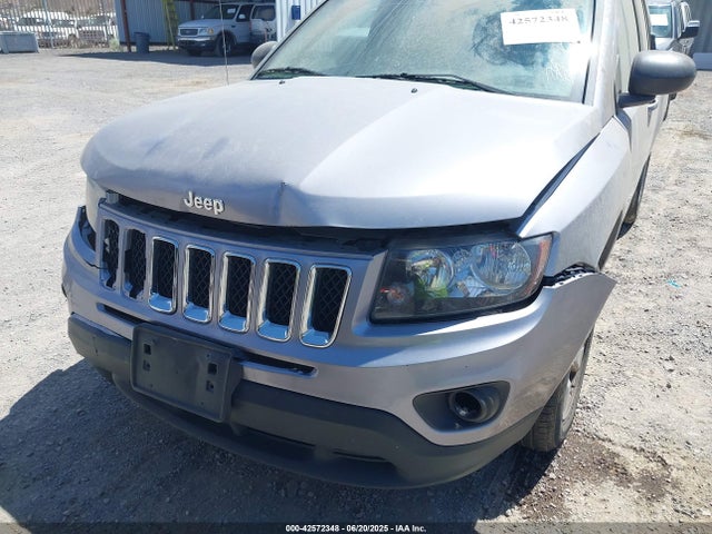 Jeep 2016 2016 1C4NJCBB2GD577084 Image 6
