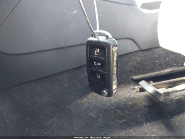 3VWD17AJ9FM208976 Volkswagen 2015
