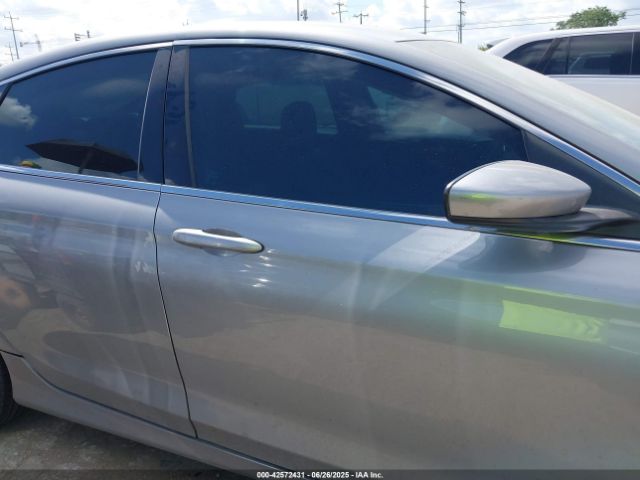 1C3CCCAB5GN130220 Chrysler 2016