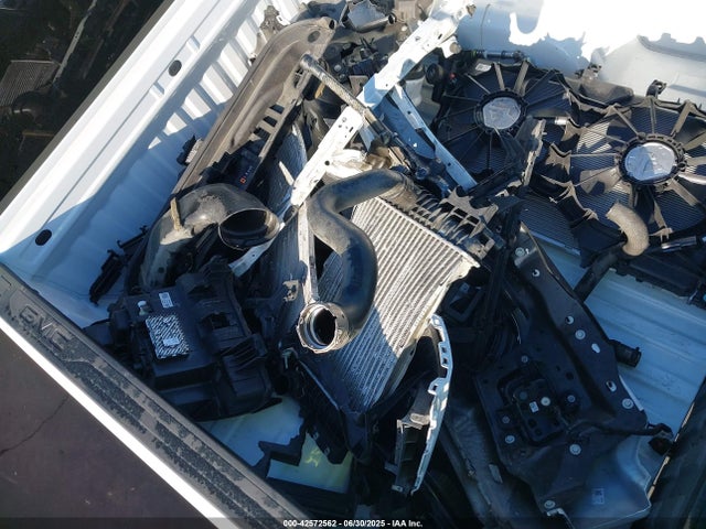 3GTPHCEKXPG300556 GMC l3b