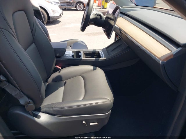 2024 TESLA MODEL Y 7SAYGDEF7RF058563 Photo 4