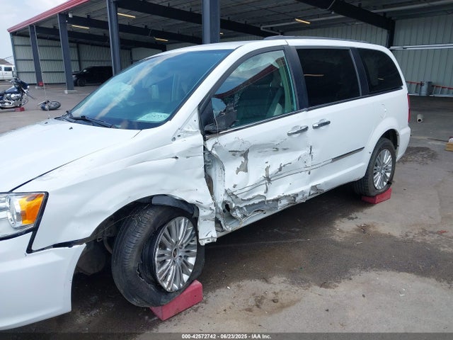 2C4RC1CG0FR583679 Chrysler Town and Country
