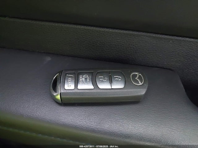 JM1BN1V75H1116757 Mazda pe
