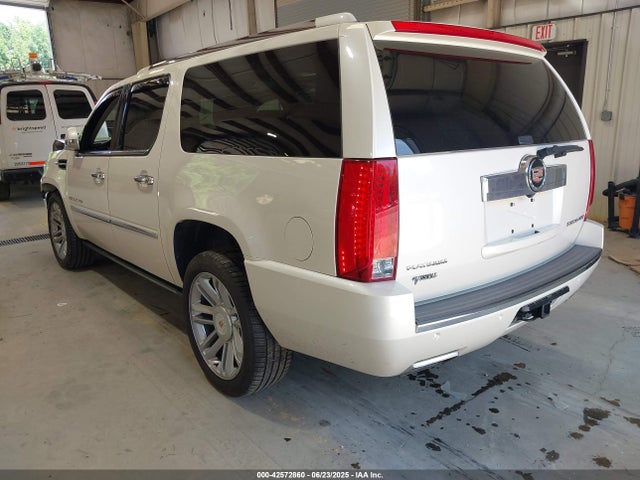 2013 CADILLAC ESCALADE ESV 1GYS4KEF2DR210472 Photo 2