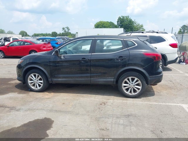 2017 Nissan Rogue Sport S მანქანა იყიდება აუქციონზე, vin: JN1BJ1CRXHW132717, აუქციონის ნომერი: 42572994
