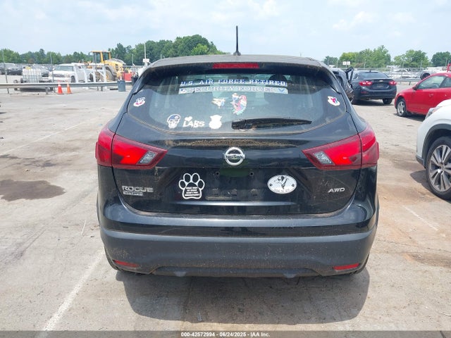 2017 Nissan Rogue Sport S მანქანა იყიდება აუქციონზე, vin: JN1BJ1CRXHW132717, აუქციონის ნომერი: 42572994