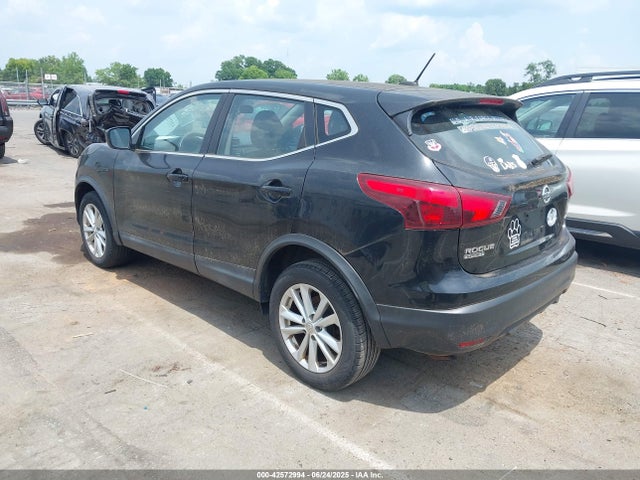 2017 Nissan Rogue Sport S მანქანა იყიდება აუქციონზე, vin: JN1BJ1CRXHW132717, აუქციონის ნომერი: 42572994