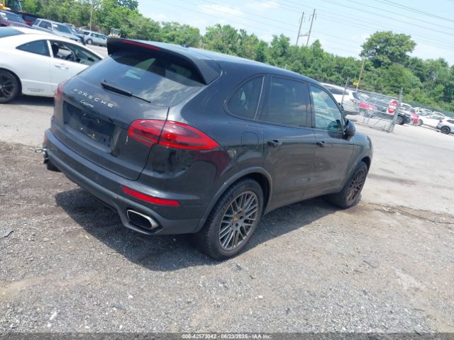 2017 PORSCHE CAYENNE WP1AA2A25HKA80374 Photo 3