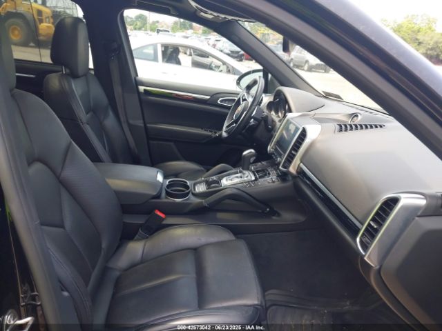 2017 PORSCHE CAYENNE WP1AA2A25HKA80374 Photo 4