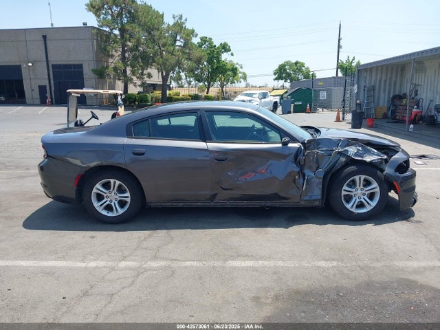 2C3CDXBG9GH104551 Dodge 2016