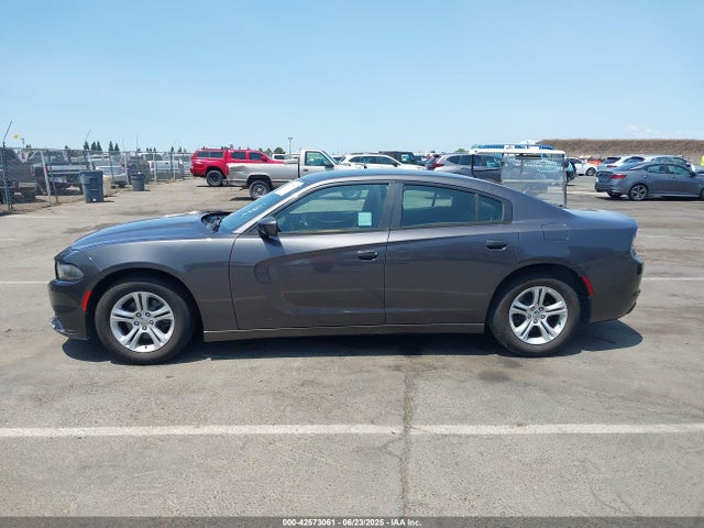 2C3CDXBG9GH104551 Dodge 2016