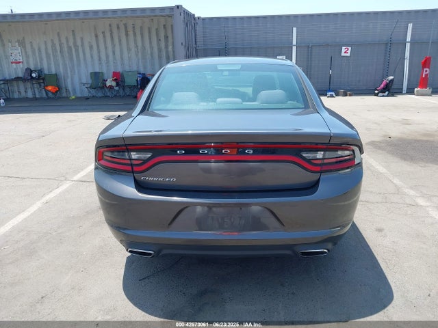 2C3CDXBG9GH104551 Dodge 2016