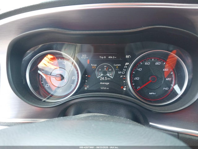 2C3CDXBG9GH104551 Dodge 2016