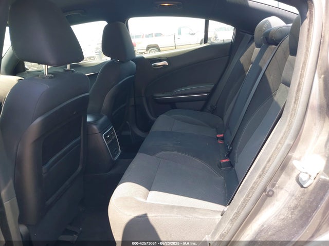 2C3CDXBG9GH104551 Dodge 2016