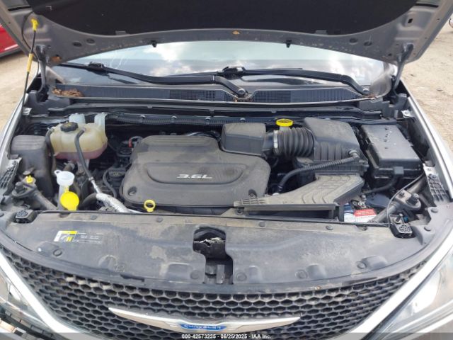 2018 CHRYSLER PACIFICA 2C4RC1FG9JR104549 Photo 9