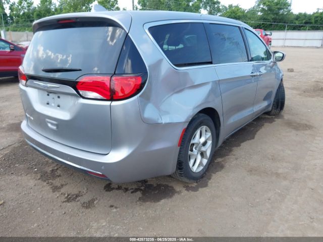 2018 CHRYSLER PACIFICA 2C4RC1FG9JR104549 Photo 3