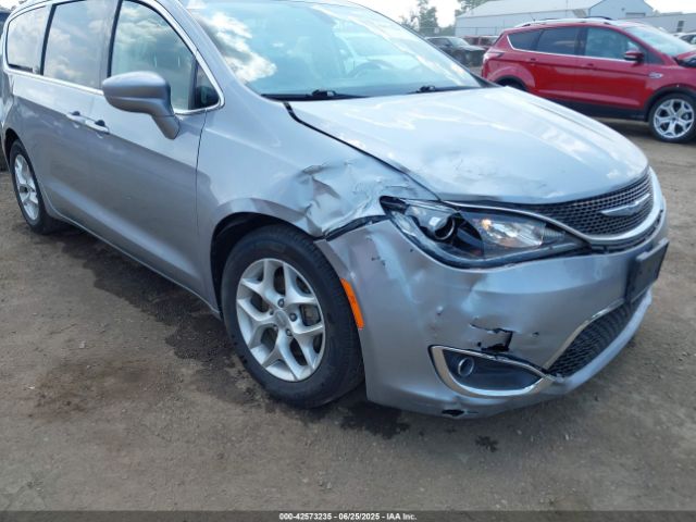 2018 CHRYSLER PACIFICA 2C4RC1FG9JR104549 Photo 5