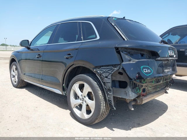 2021 AUDI Q5 WA1BAAFY3M2100624 Photo 2
