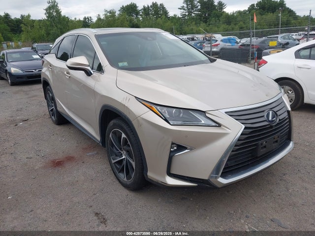 2T2BGMCA8HC019747 Lexus 2017