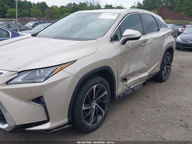 2T2BGMCA8HC019747 Lexus 2017