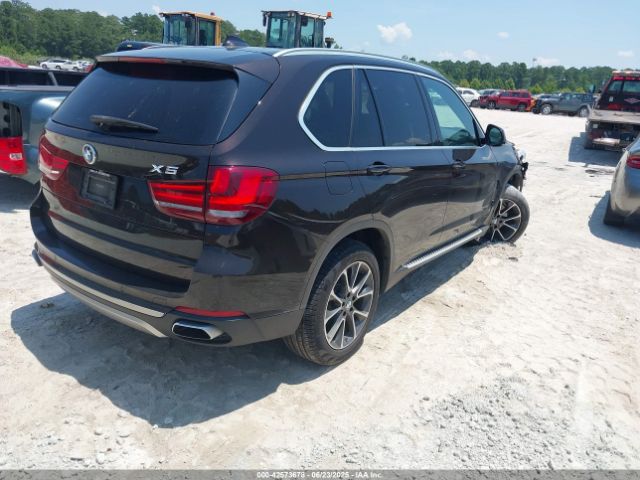 2018 BMW X5 5UXKR2C53J0Z14373 Photo 3