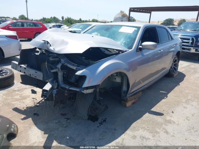 2018 CHRYSLER 300 2C3CCABG4JH227276 Photo 1