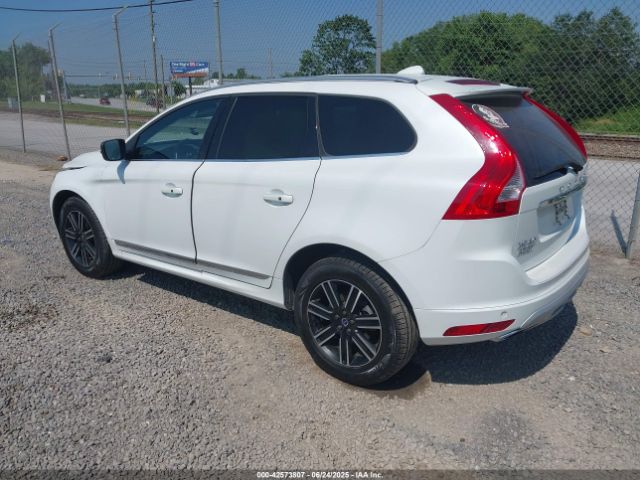 2017 VOLVO XC60 YV440MDR2H2154515 Photo 2