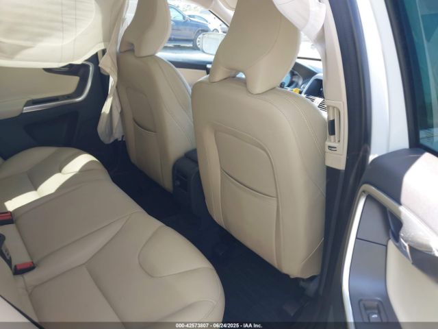2017 VOLVO XC60 YV440MDR2H2154515 Photo 7
