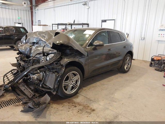 2015 PORSCHE MACAN WP1AB2A53FLB66295 Photo 1