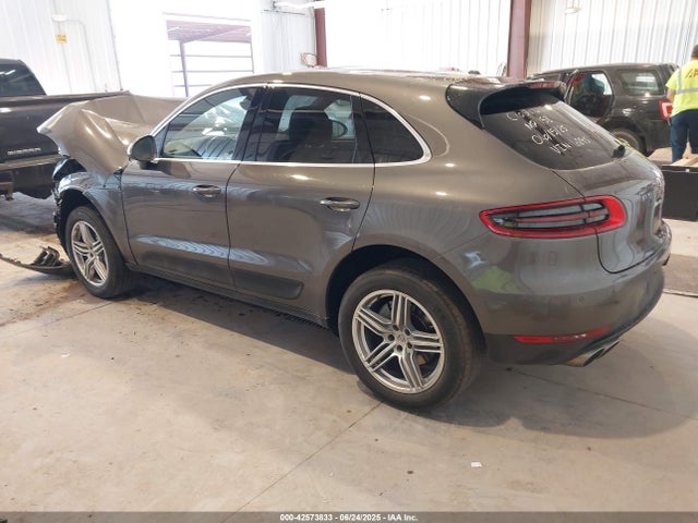 2015 PORSCHE MACAN WP1AB2A53FLB66295 Photo 2
