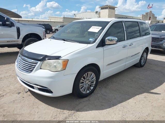 Chrysler 2016 2016 2C4RC1CG5GR190665 Image 2