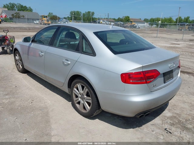 2010 AUDI A4 WAUDFAFL2AN036426 Photo 2