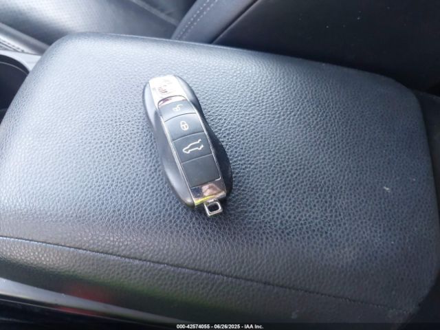 2018 PORSCHE MACAN WP1AA2A58JLB06413 Photo 10