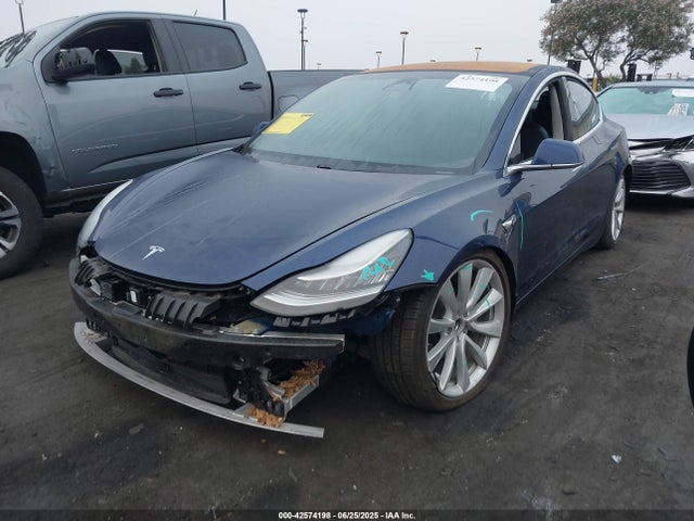 Tesla MODEL 3 2018 5YJ3E1EB8JF185528 Image 2