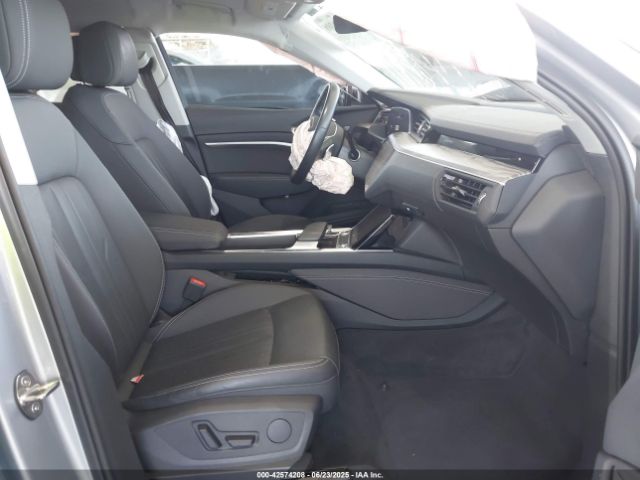 2022 AUDI E-TRON WA1AAAGE5NB020579 Photo 4