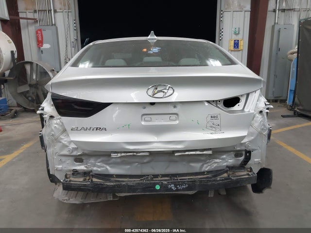 Hyundai Elantra 2017 5NPD84LF3HH042968 Image 17