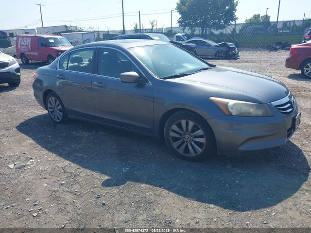 42574372 :رقم المزاد ، 1HGCP2F83BA053212 vin ، 2011 Honda Accord 2.4 Ex-l مزاد بيع