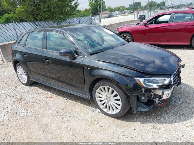 2017 AUDI A3 E-TRON WAUUPBFF1HA070775 Photo 0
