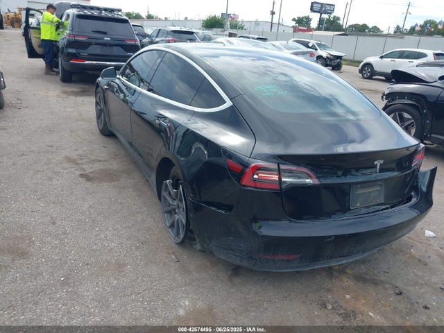 2019 TESLA MODEL 3 5YJ3E1EA7KF394509 Photo 2