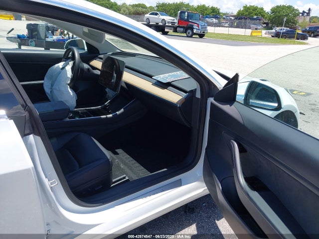 2020 TESLA MODEL 3 5YJ3E1EA6LF645411 Photo 4