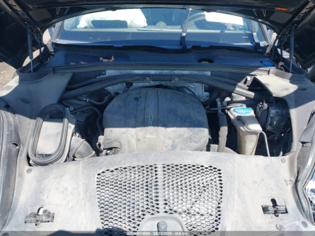 2017 PORSCHE MACAN WP1AA2A58HLB01772 Photo 9
